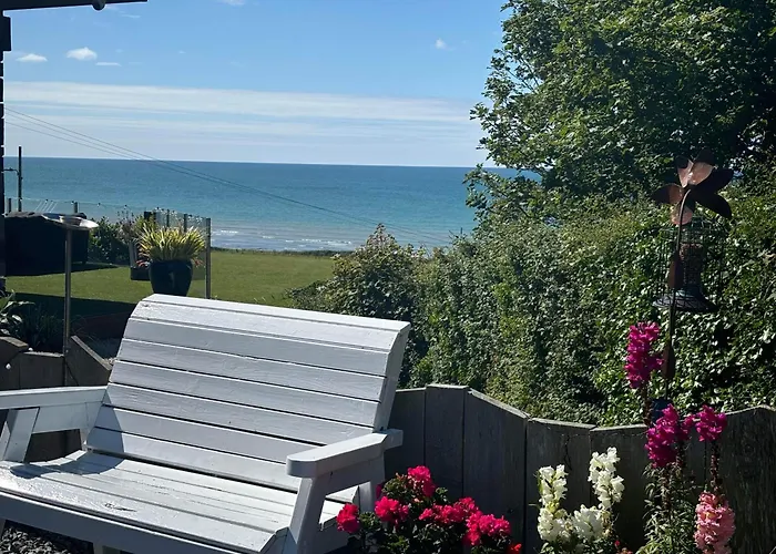 Sea Breeze Lodge